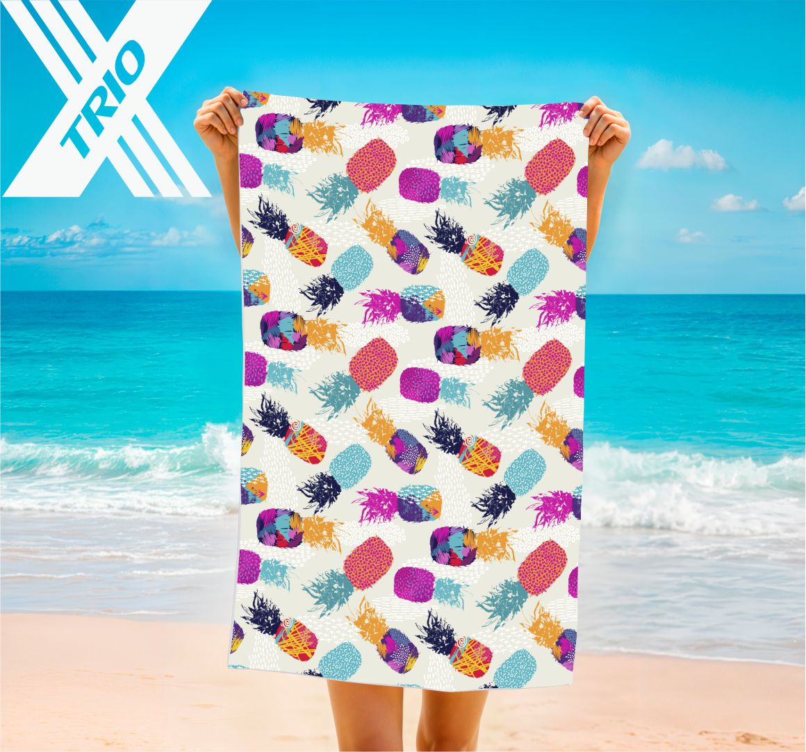 TOWEL Colourful Pineapples