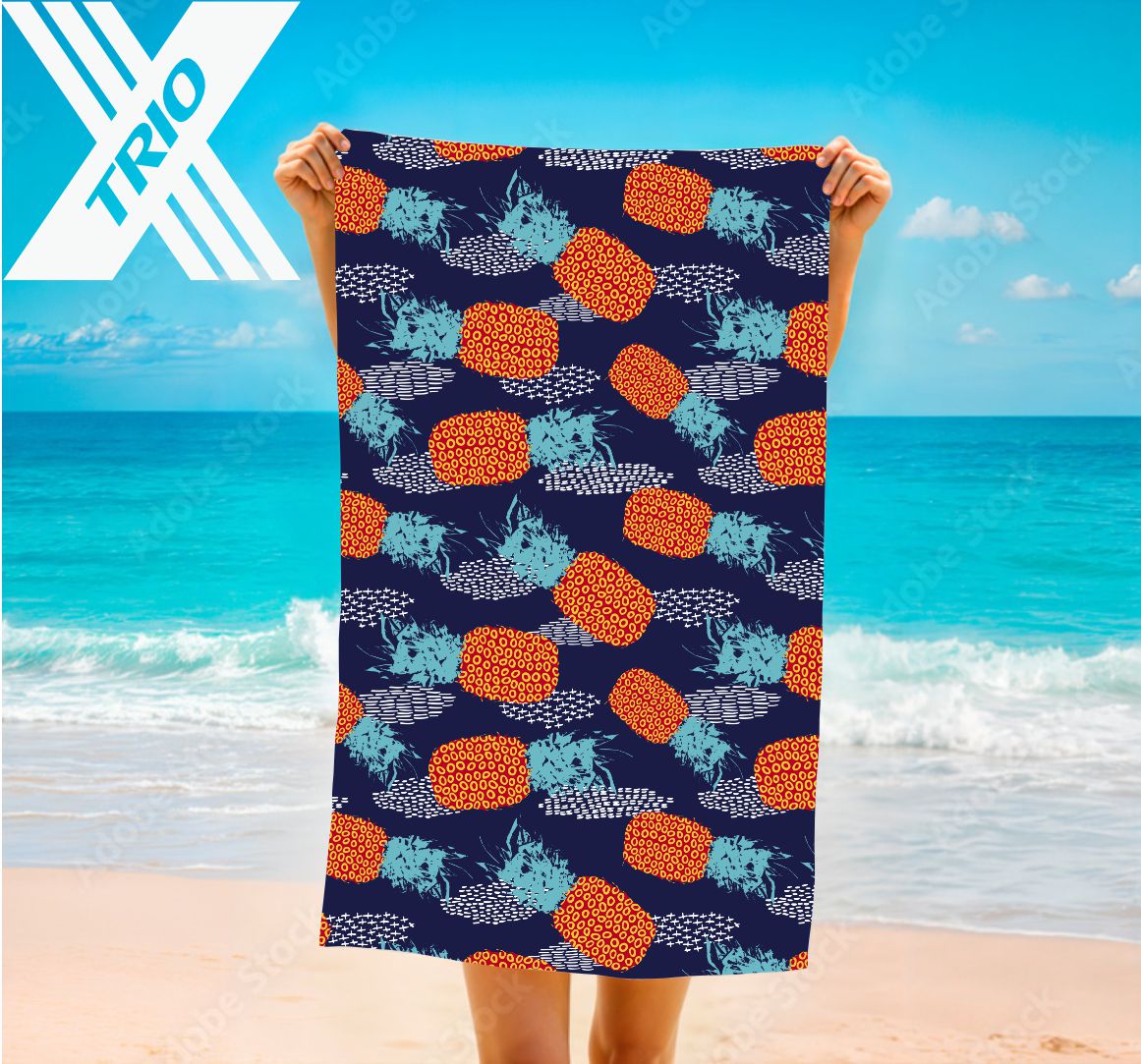 TOWEL Navy Pineapples
