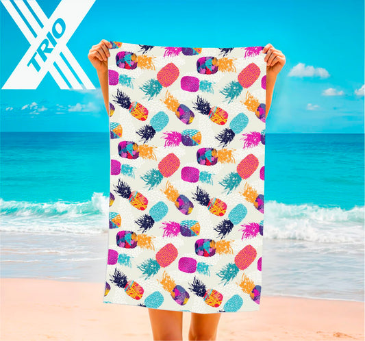 TOWEL Colourful Pineapples